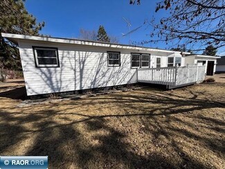 302 Elm St, Floodwood, MN 55736