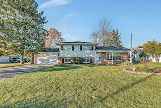 24055 S Lakeview Dr, Minooka, IL 60447