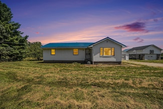 37149 66th St, Bangor, MI 49013