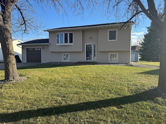 1505 Westmore Ave, Wahpeton, ND 58075