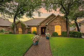 3121 Oakdale Dr, Hurst, TX 76054