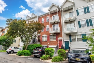 37 Krueger Ct, Newark, NJ 07103