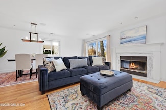 333 Palmer Hill Rd Unit 2E, Riverside, CT 06878