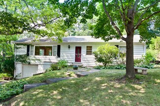 420 Raleigh Place, Tower Lakes, IL 60010