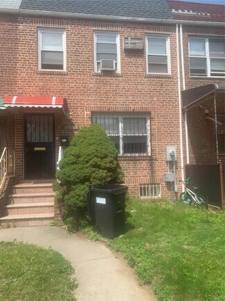 14803 61st Rd, Flushing, NY 11367