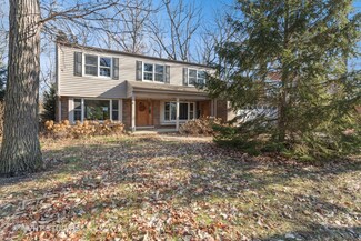 34 Berkshire Ln, Lincolnshire, IL 60069