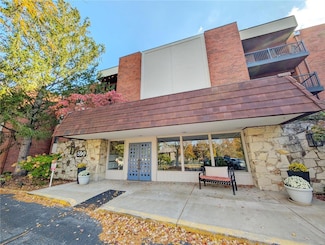 590 Sarah Ln Unit 208, Saint Louis, MO 63141