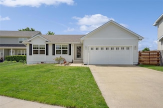 9372 Fairview Dr, West Des Moines, IA 50266