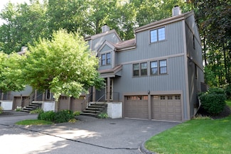 93 Heatherwood Dr Unit 93, Brookfield, CT 06804