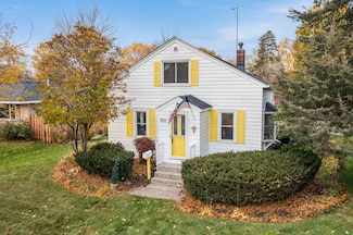 900 3rd St W, Hastings, MN 55033