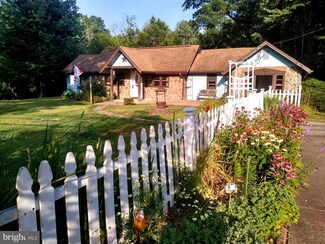 6703 Token Valley Rd, Manassas, VA 20112