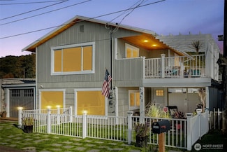 2421 Day Island Blvd W, University Place, WA 98466