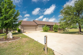 195 Appaloosa Ln W, Kerrville, TX 78028