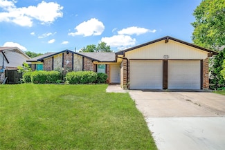 6436 Meadowlark Ln E, Watauga, TX 76148