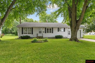 12 12 Ne 4th St, Fairfax, MN 55332