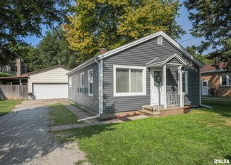 3829 13th St, Moline, IL 61265