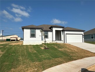 2000 N Fleetwood Ln, Siloam Springs, AR 72761