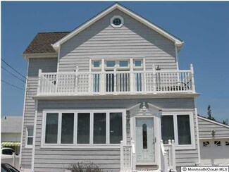 64 L St, Seaside Park, NJ 08752