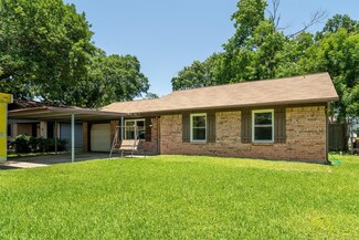 313 Ellen Dr, Deer Park, TX 77536