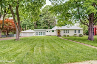 107 Green Ave, Castleton On Hudson, NY 12033