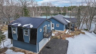 N1416 W Stratton Rd, Waupaca, WI 54981