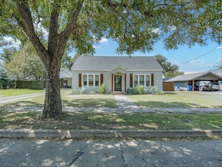 811 N Gaines St, Ennis, TX 75119