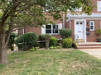 260-18 75th Ave Unit 1st fl, Glen Oaks, NY 11004