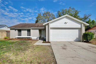 9913 Peddlers Way, Orlando, FL 32817