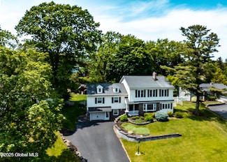 1269 Hawthorn Rd, Schenectady, NY 12309