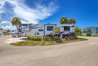 2073 Nettles Blvd, Jensen Beach, FL 34957
