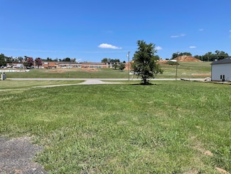 1213 Hardy Rd, Vinton, VA 24179