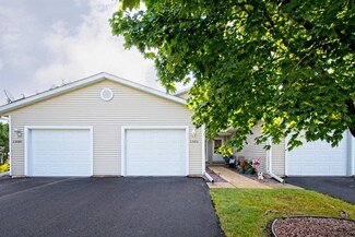 1302 Silver Dr, Baraboo, WI 53913