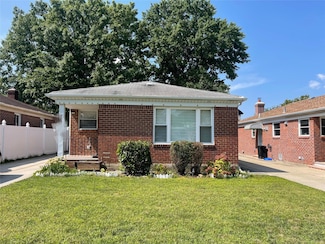 56-36 219th St, Oakland Gardens, NY 11364