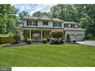 17 Hemlock Dr, New Egypt, NJ 08533