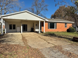 704 Circle Dr, Walnut Ridge, AR 72476