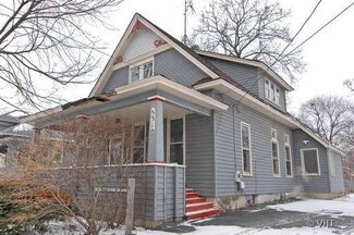 531 Raymond St, Elgin, IL 60120
