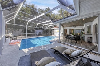 726 Birdsong Ln, Sarasota, FL 34242