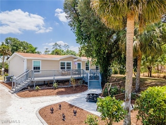 1935 Phillips Rd, Fort Denaud, FL 33935