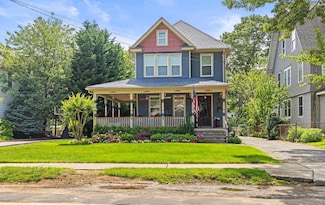 24 Grant Ave, East Rockaway, NY 11518