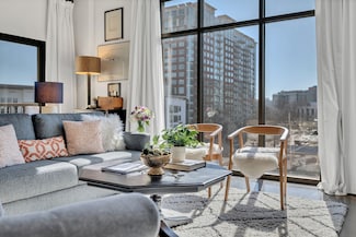 1510 Demonbreun St Unit 810, Nashville, TN 37203