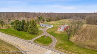 2467 N Michigan Rd, Eaton Rapids, MI 48827