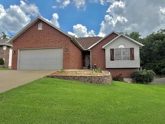 3086 S Suburban Ave, Springfield, MO 65807