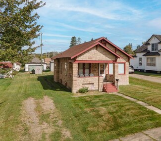 413 Blossom St, Iron River, MI 49935