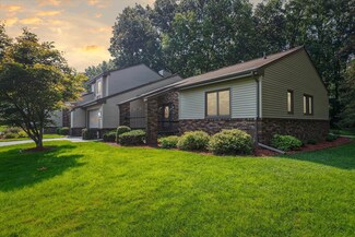 2809 S Wood Dale Dr, Jackson, MI 49203
