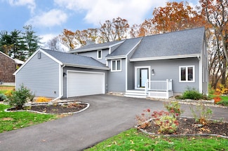 17 Box Turtle Ln, Windsor, CT 06095