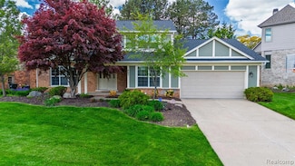 667 Heritage Ln, Rochester Hills, MI 48309