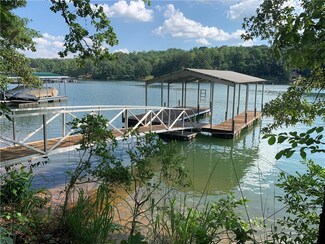 111 W Waters Edge Ln, West Union, SC 29696
