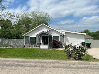 816 N Church St, Pilot Point, TX 76258