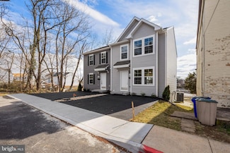 446 Carrolton Ave, Hagerstown, MD 21740