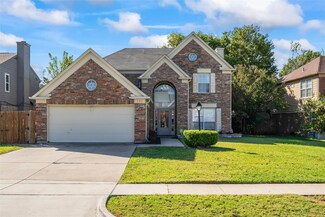 131 Browning Ln, Grand Prairie, TX 75052